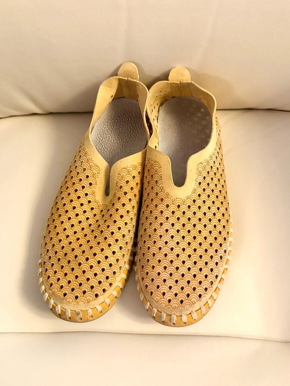 Ilse Jacobsen Tulip Flats Slip on Comfort Shoes Laser Cut outs Yellow EU 38/US 8